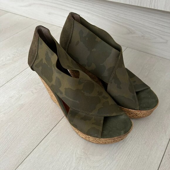 Army Wedge Sandals - Picture 4 of 4
